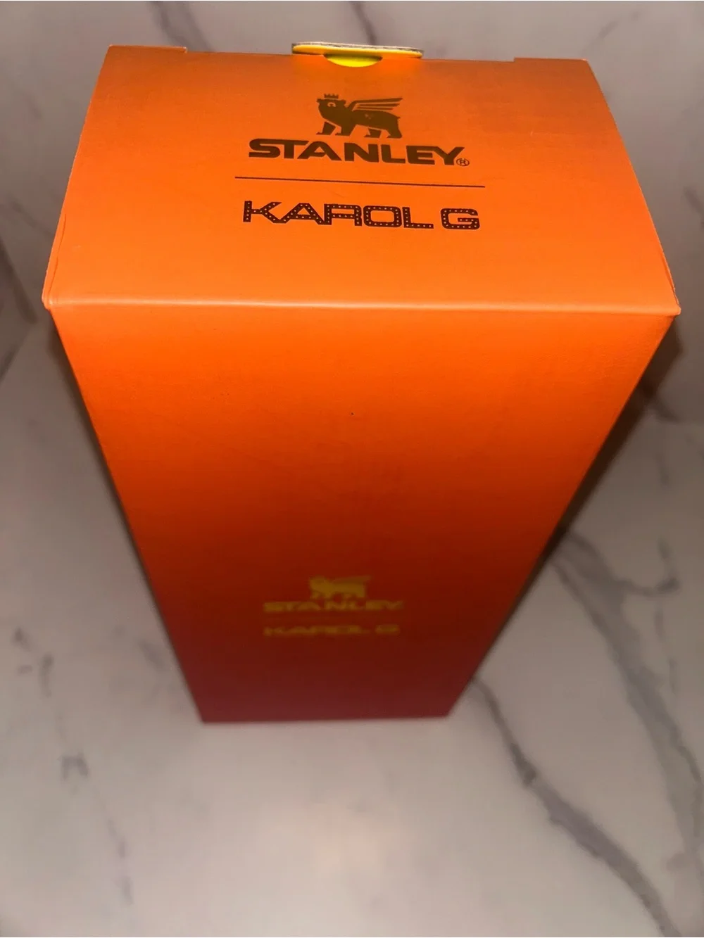 Stanley x Karol G 40oz Tumbler box set - Picture 2 of 5